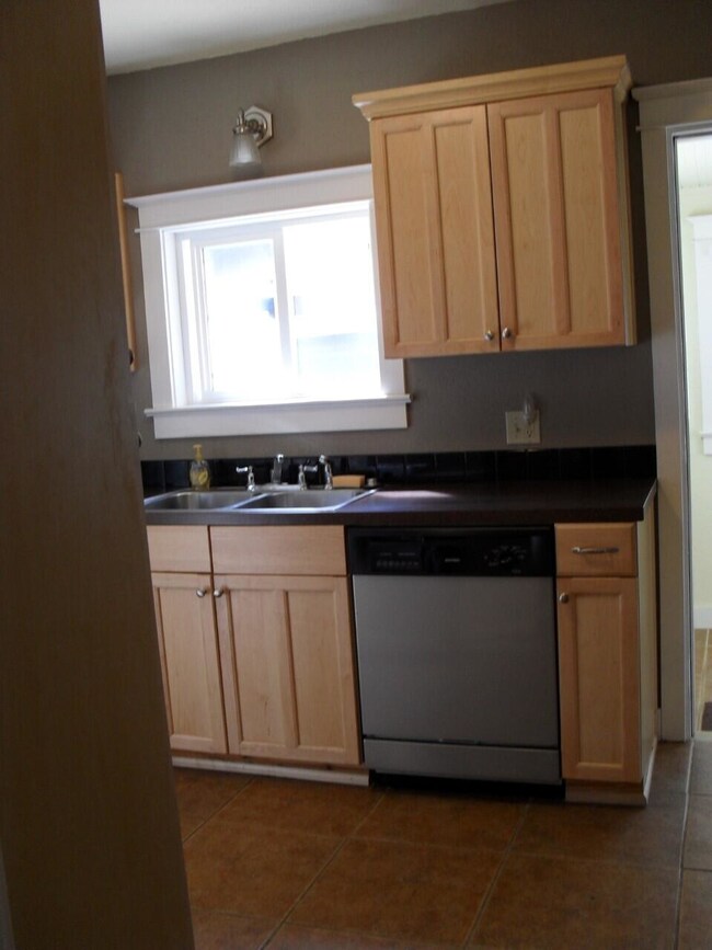 Nehalem Hwy 101 Kitchen
