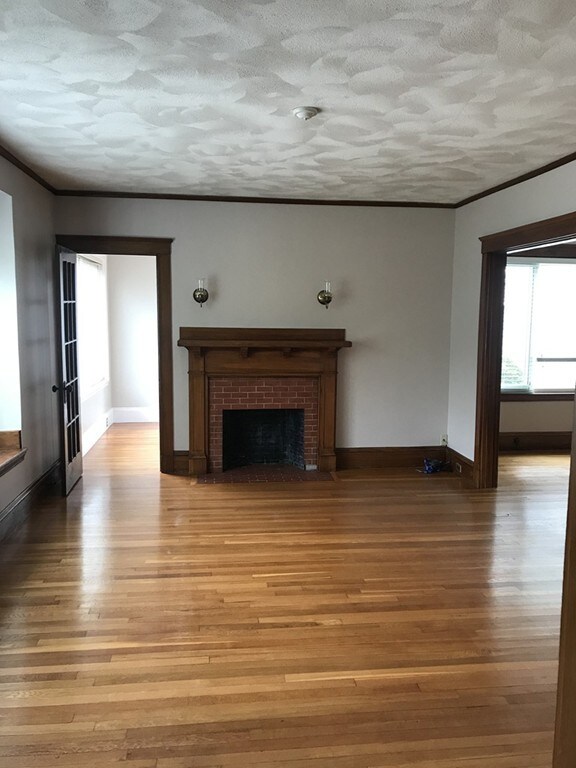 26 Pondview Rd unit 1, Arlington, MA 02474 - photo 2