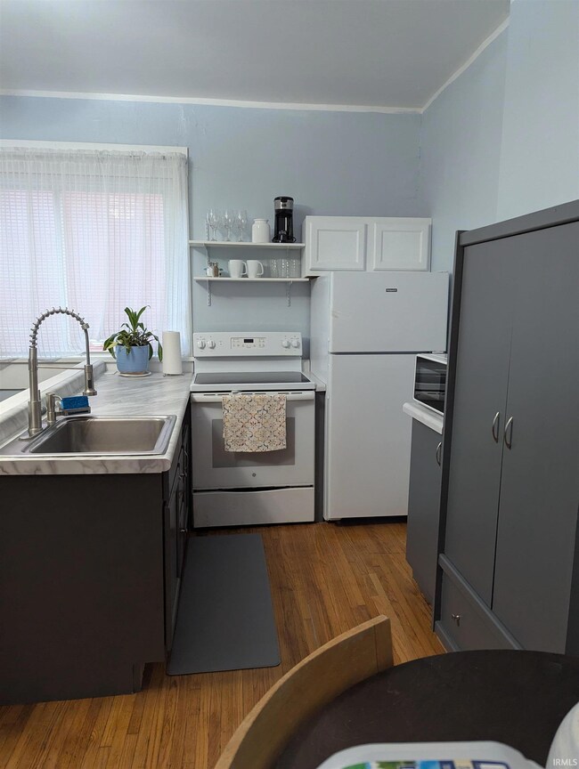 204 Eel River Ave, Logansport, IN 46947 - photo 4