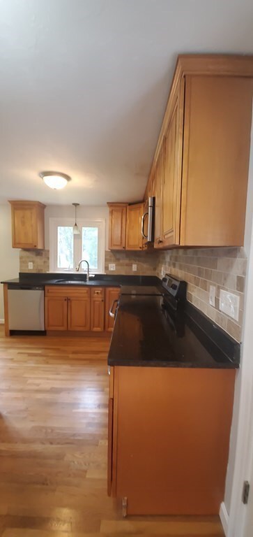 33 Stoneleigh Rd unit 1, Holden, MA 01520 - photo 3