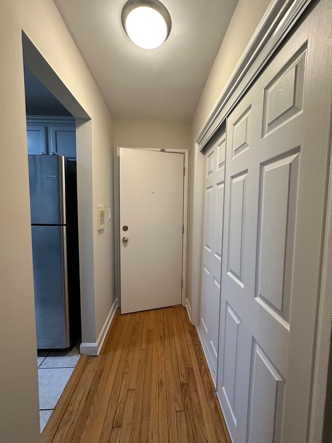 820 Seward St unit 3D, Evanston, IL 60202 - photo 6