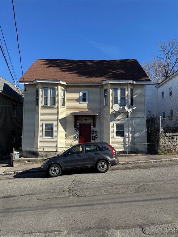 28 Grand St, Lowell, MA 01851 - photo 5