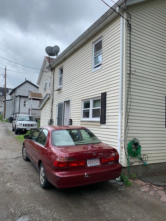 18 Gormans Ct, Waltham, MA 02451 - photo 2