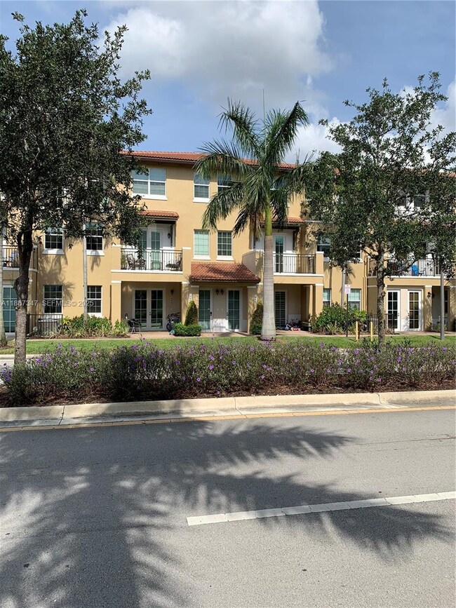 1044 SW 147th Ave unit 10105, Pembroke Pines, FL 33027 - photo 2