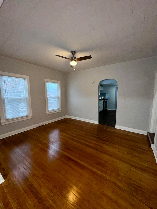 605 Mount St, Gary, IN 46406 - photo 4