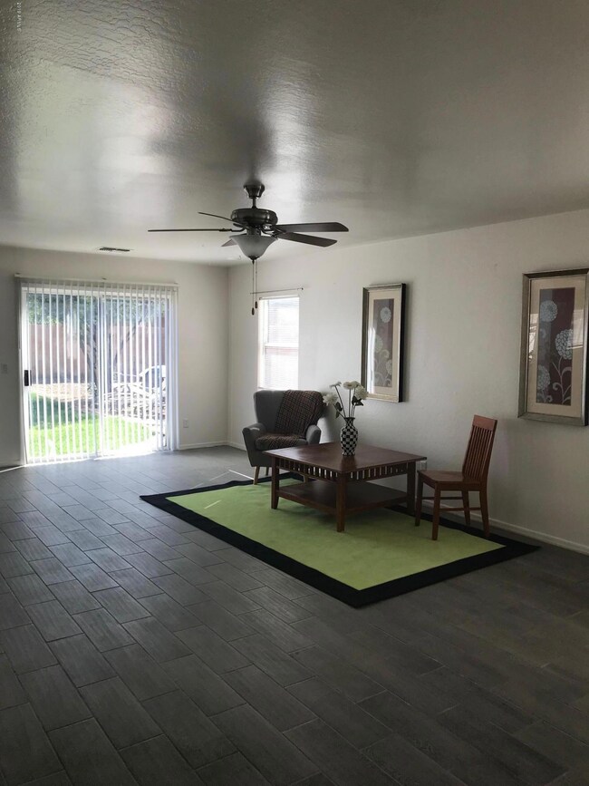 12731 W Larkspur Rd. Living room