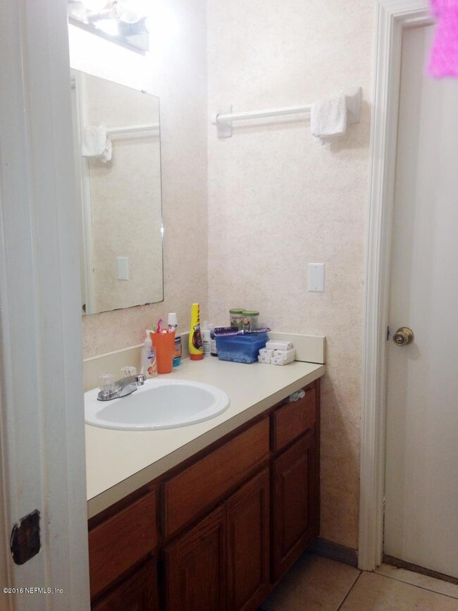 4526 Melissa Ct W, Jacksonville, FL 32210 - photo 2