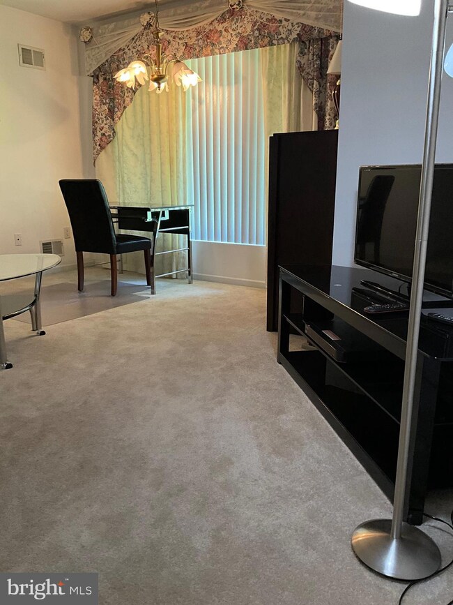 1406 Nicodemus Rd unit ROOM 3, Reisterstown, MD 21136 - photo 6