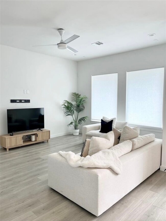 3403 Daphne St unit B, Houston, TX 77021 - photo 3