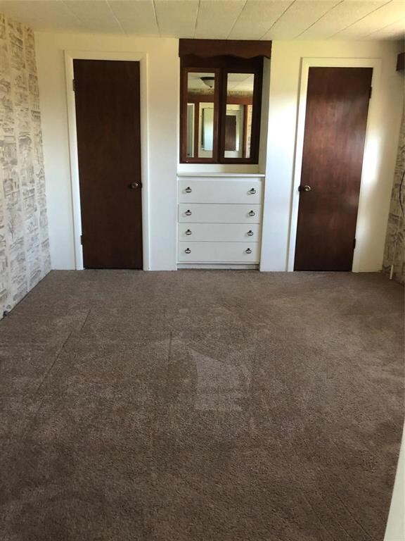 406 Erie St, Cleburne, TX 76031 - photo 2