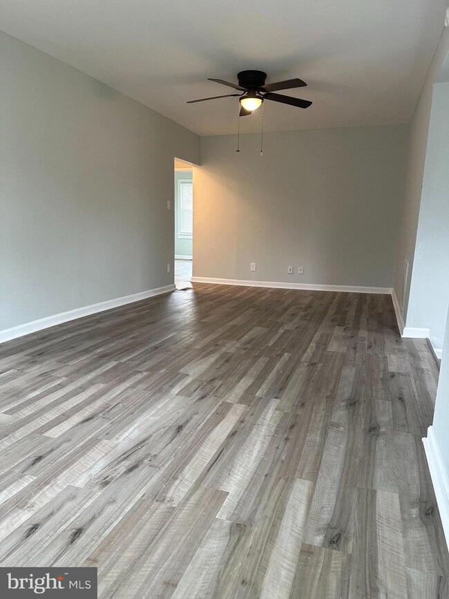 239 H St, Penns Grove, NJ 08069 - photo 5