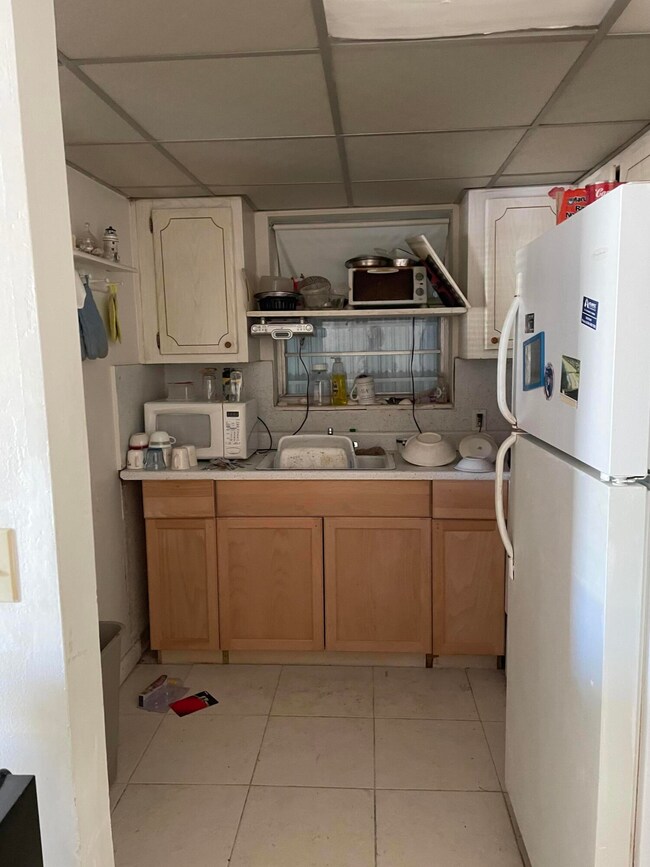 216 Windsor J, West Palm Beach, FL 33417 - photo 4