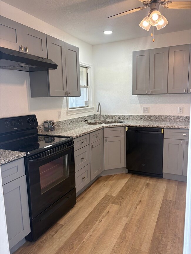 1405 W Kentucky Ave unit B, Midland, TX 79701 - photo 7