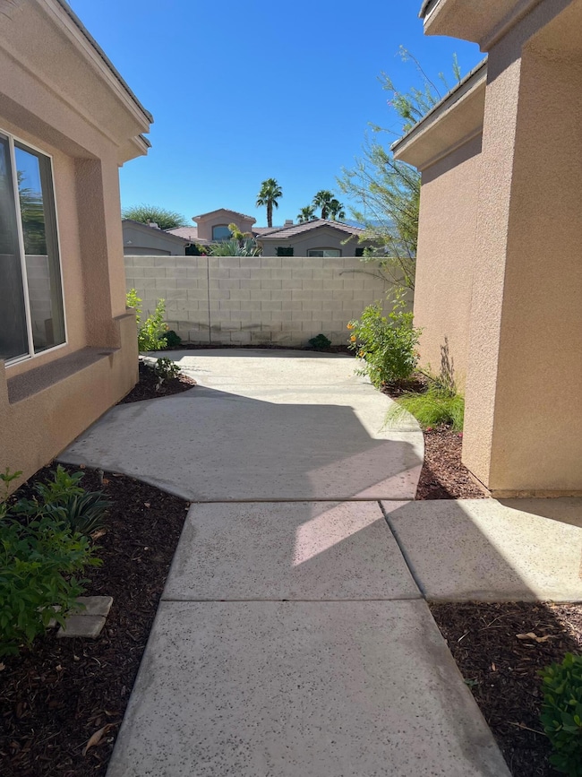 Private Front Court Yard