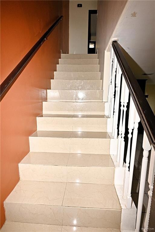 2104 Kimberly Ln unit 3, Edinburg, TX 78541 - photo 5