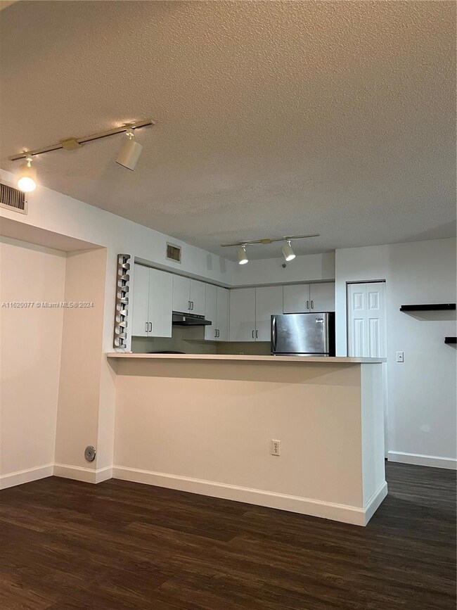 2011 Renaissance Blvd unit 105, Miramar, FL 33025 - photo 2