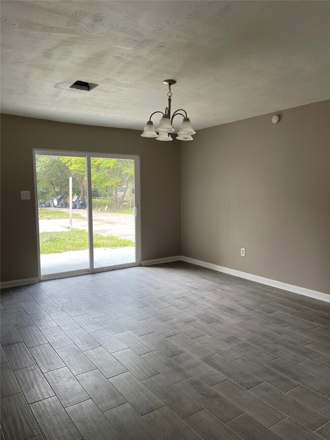 6705 Lockwood Dr, Houston, TX 77028 - photo 4