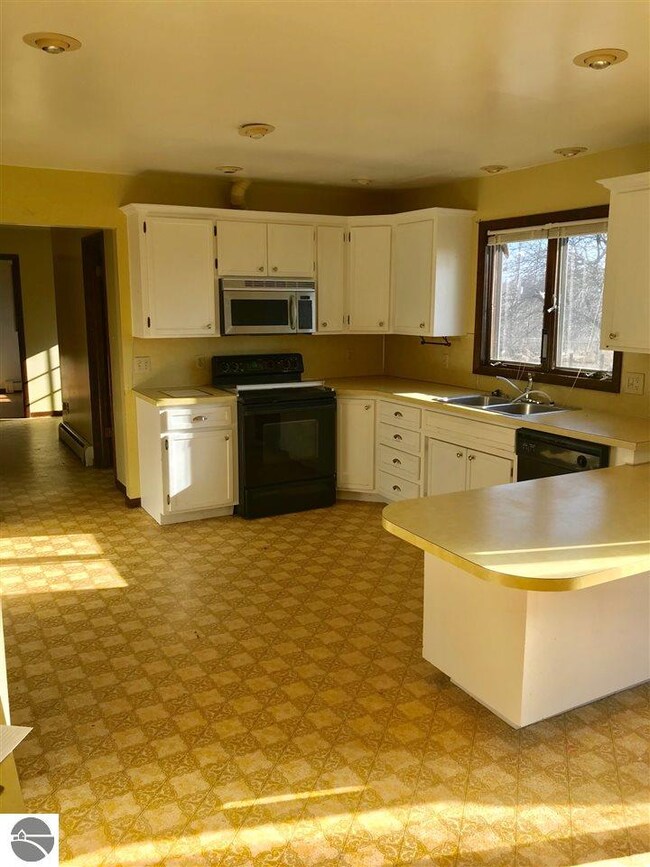 1620 Edmonds Rd, Turner, MI 48765 - photo 3