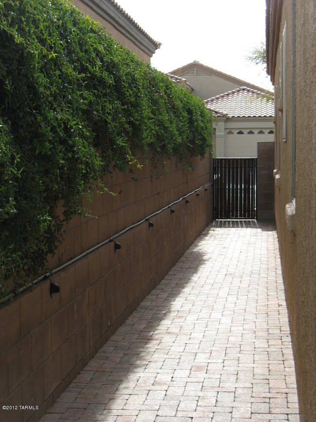 Walk way to the street