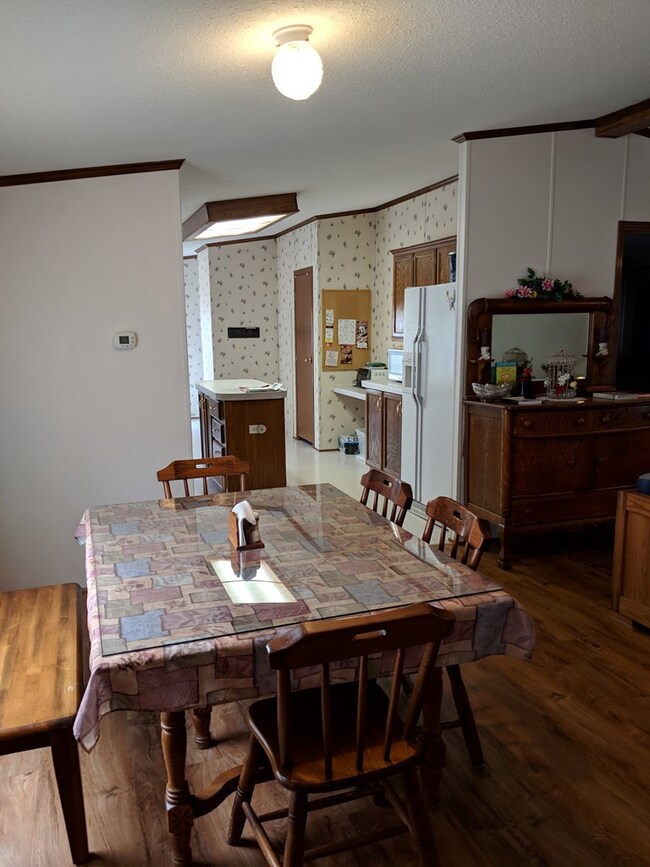 1130 Pollard Rd, Walling, TN 38587 - photo 5