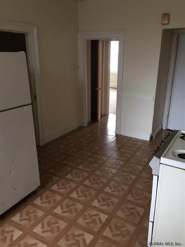 512 Washington Ave, Albany, NY 12203 - photo 3
