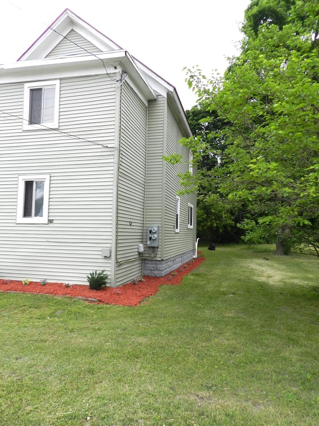 391 Pipestone St, Benton Harbor, MI 49022 - photo 3