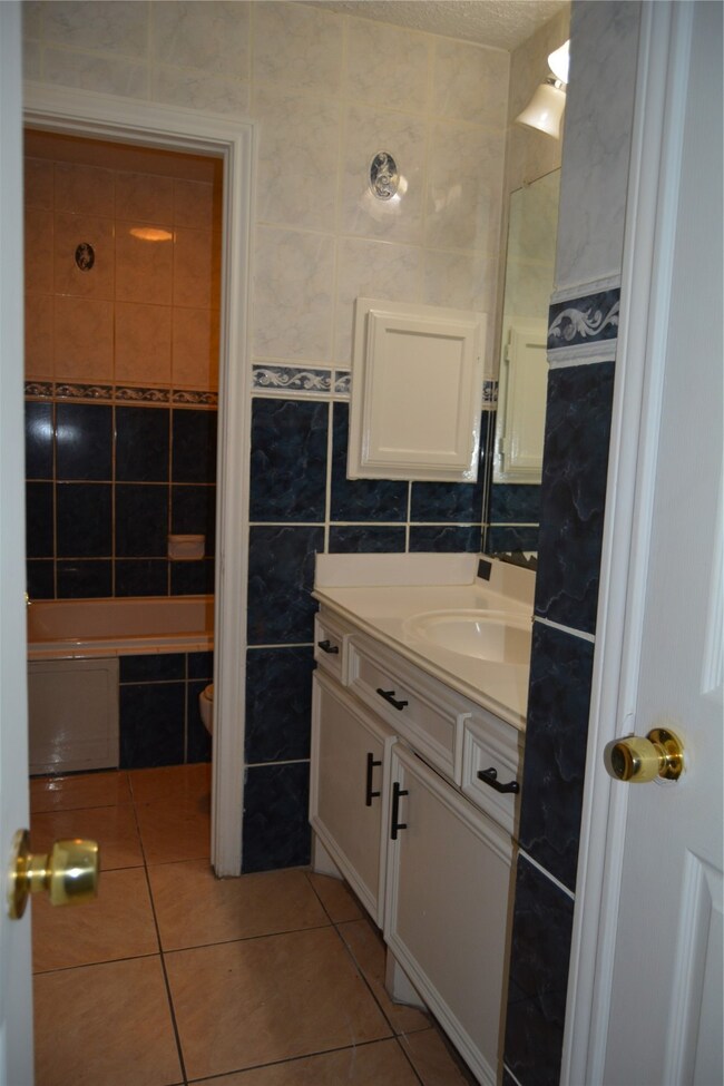 3463 Sandbrook Dr, Houston, TX 77066 - photo 6