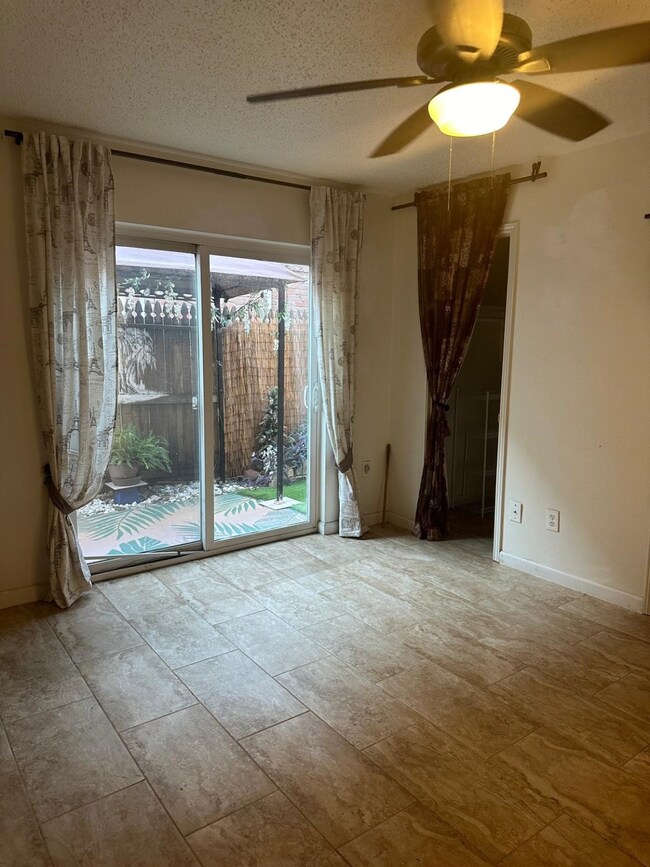 6410 Del Monte Dr unit 114, Houston, TX 77057 - photo 7