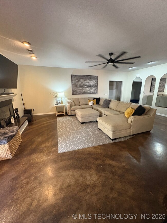 1526 S 5th St, McAlester, OK 74501 - photo 6