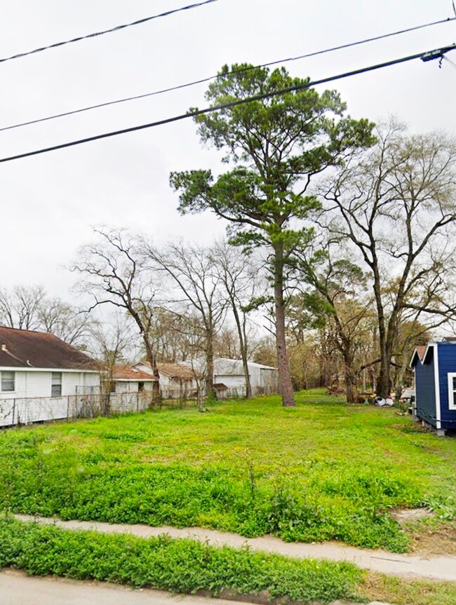 7910 Lockwood Dr, Houston, TX 77016 - photo 3