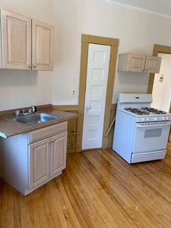 180 Lewis St unit 5, Lynn, MA 01902 - photo 7