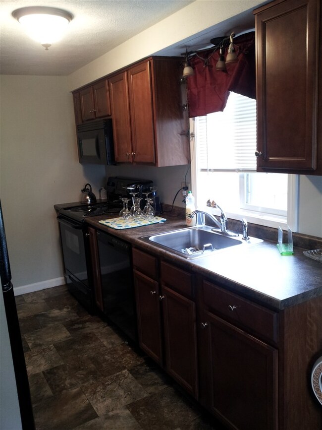 18 Tonella Rd unit 5, Milford, NH 03055 - photo 4