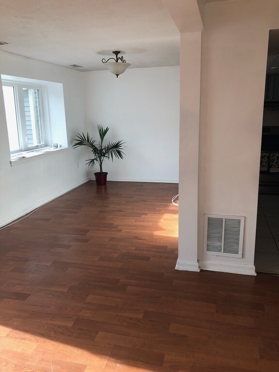 42 Meadow Pond Dr unit E, Leominster, MA 01453 - photo 2