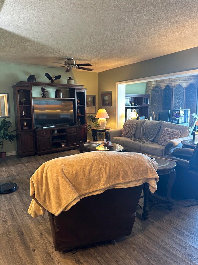 Large open living/dining room