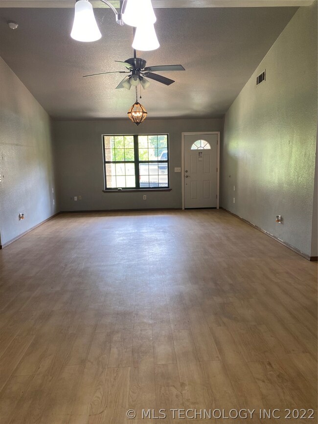 4223 W Twin Oaks Rd, Caney, OK 74533 - photo 2