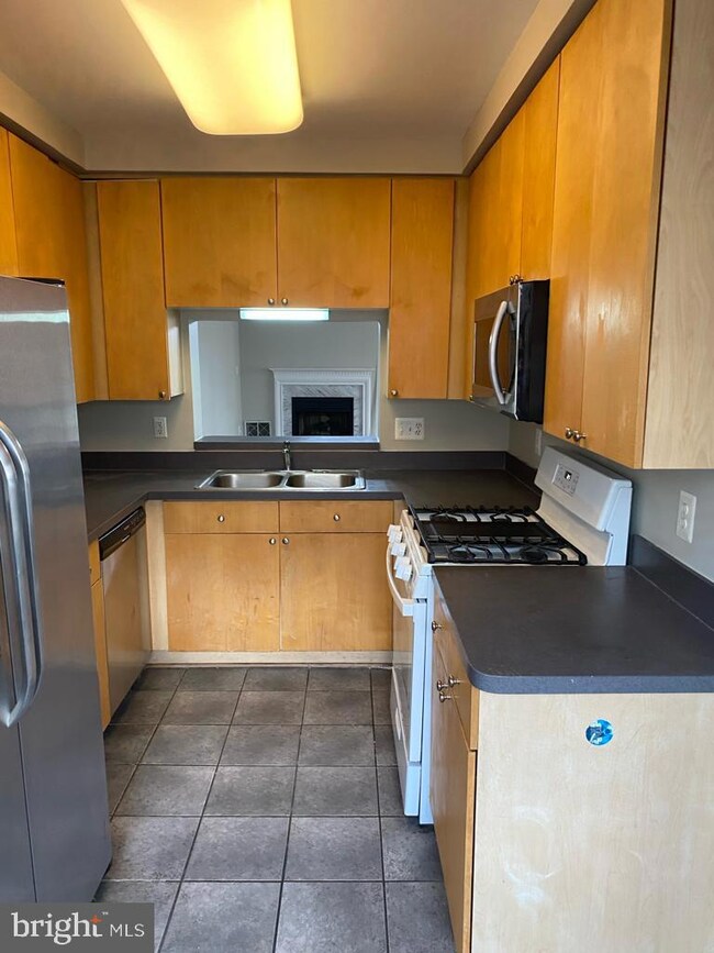 2490 Quick St unit 101, Herndon, VA 20171 - photo 6