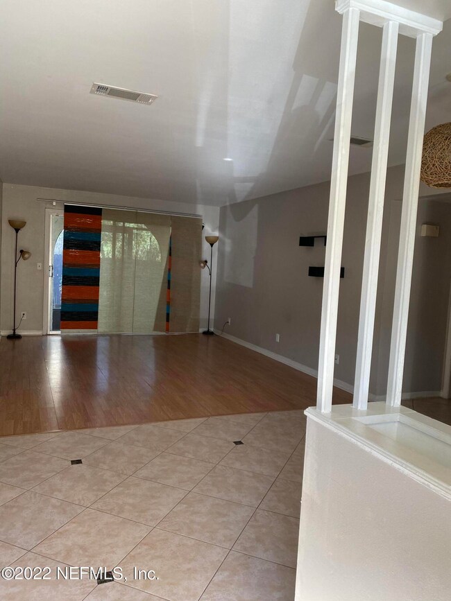 1644 El Camino Rd unit 4, Jacksonville, FL 32216 - photo 2