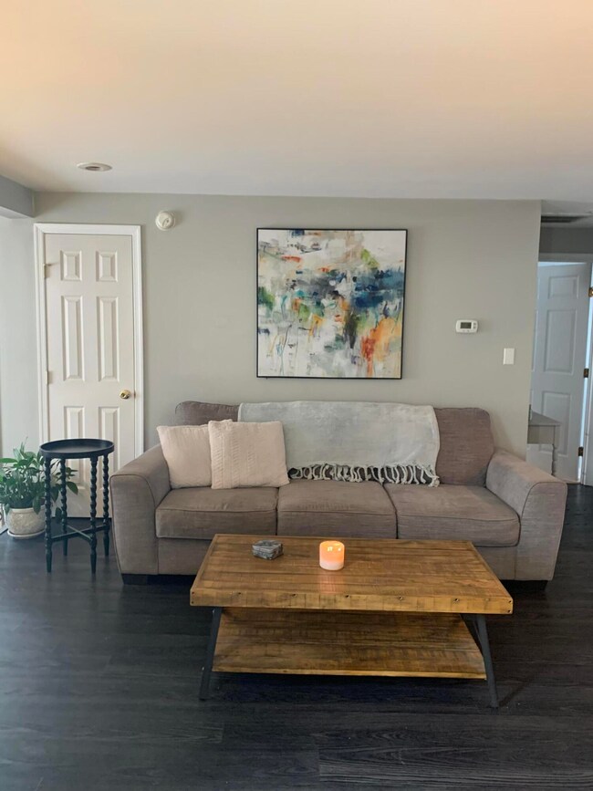430 Tinker 2023- Living room 2