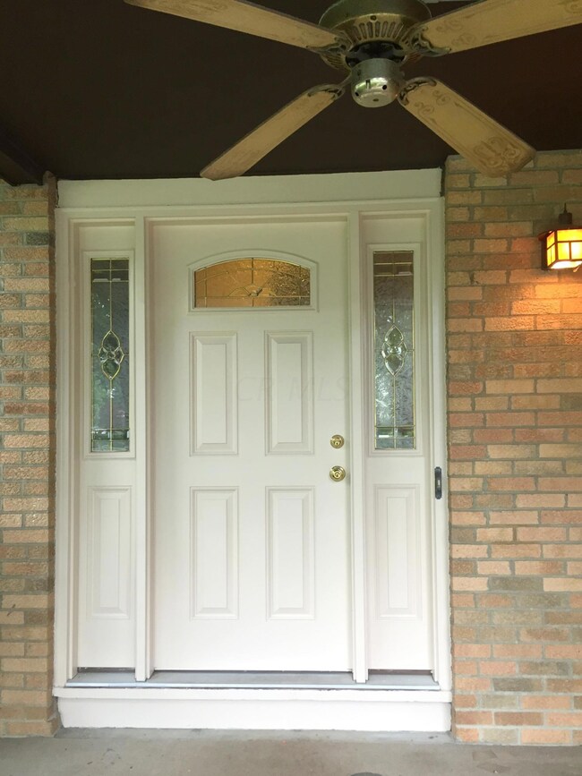 477 Cumberland Dr, Columbus, OH 43213 - photo 2