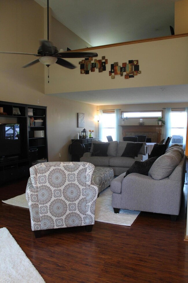 3777 Willowtree Ln, Columbus, OH 43207 - photo 3