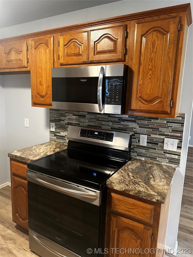 2229 W Mobile Place, Broken Arrow, OK 74011 - photo 2