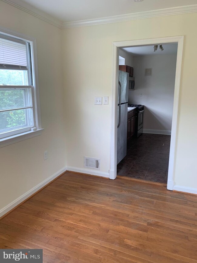 2517 Hughes Rd, Adelphi, MD 20783 - photo 5