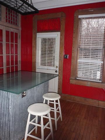 709 W Howard St, Muncie, IN 47305 - photo 3