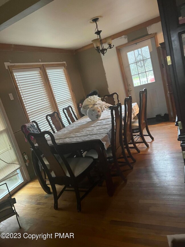 140 Russell Dr, Saylorsburg, PA 18353 - photo 4