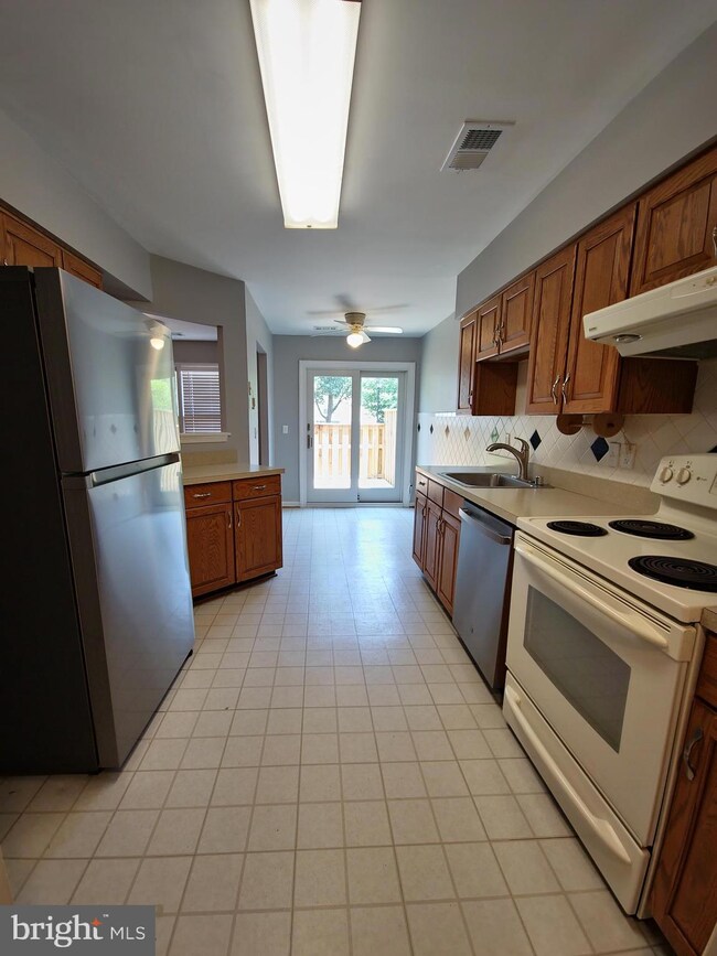 9423 Nicklaus Ln, Laurel, MD 20708 - photo 6