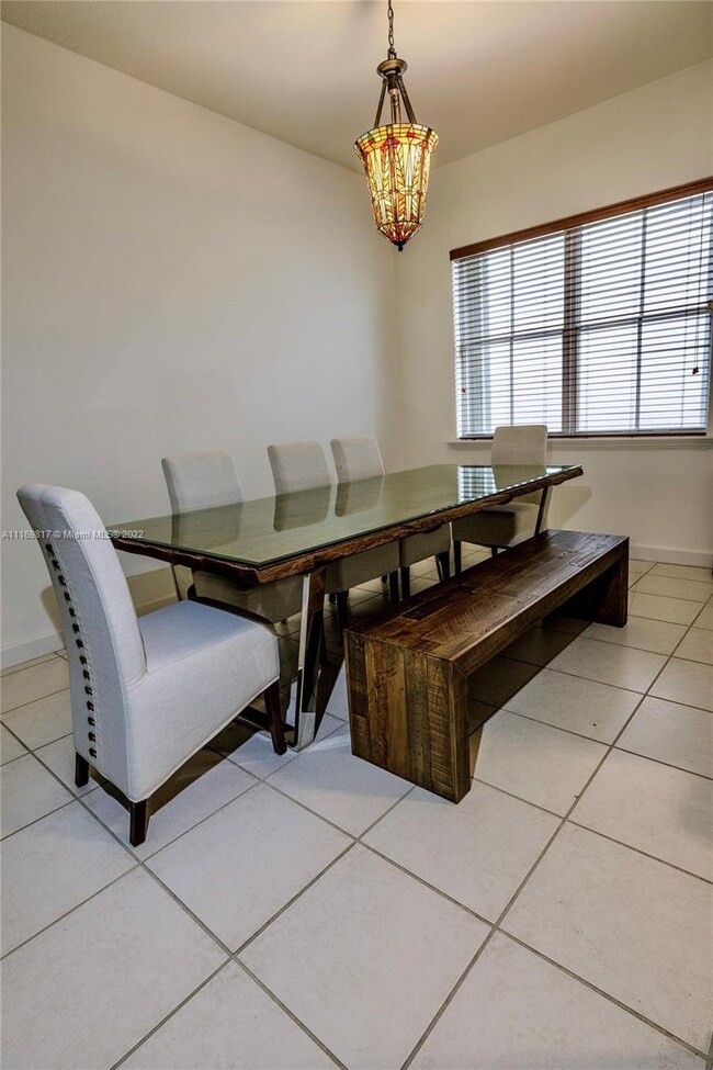 4851 NW 112th Ct, Doral, FL 33178 - photo 7