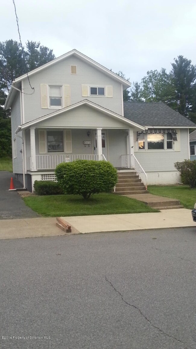 1034 Beech St, Archbald, PA 18403 - photo 3