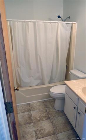 131 Kingswood Dr, Hendersonville, NC 28792 - photo 7