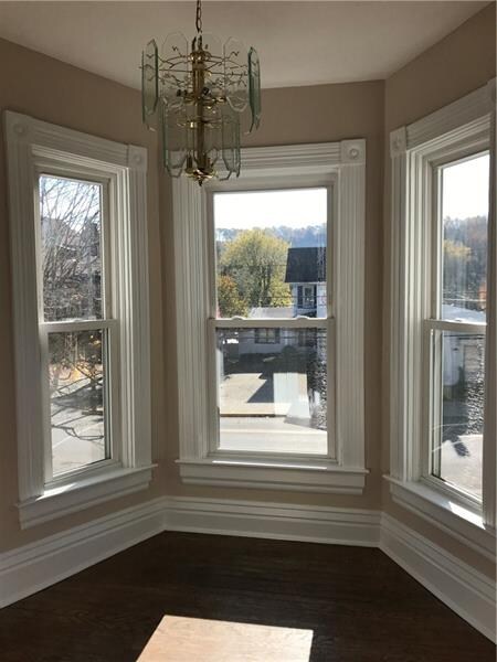 Charming 2nd floor common area