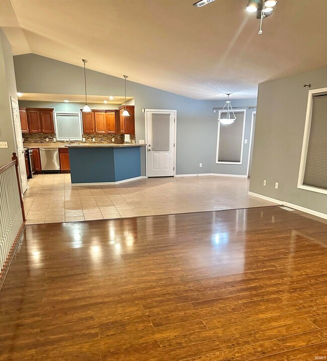 57115 White Pine Trail, South Bend, IN 46619 - photo 6